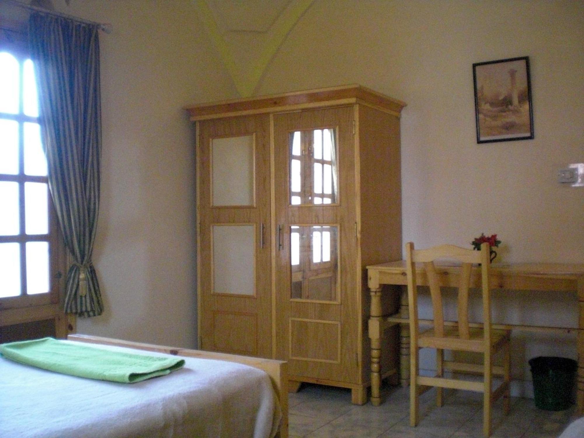 El Fayrouz Hotel Luksor Dış mekan fotoğraf